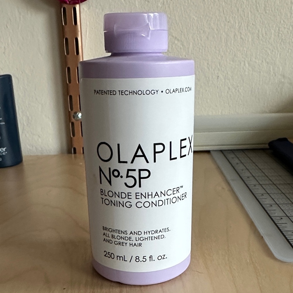 UNOPENED OLAPLEX No.5P Blonde Enhancer Conditioner - Lavender
